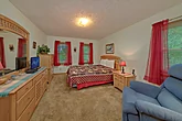 Queen Bedroom with Cable TV and WiFi