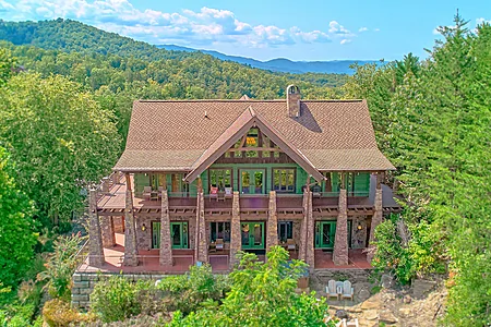 Mountain Crest: 4 Bedroom Pigeon Forge Cabin Rental