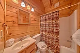 1 bedroom cabin with 2 full bathrooms