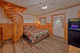 1 bedroom cabin with King bed and bath