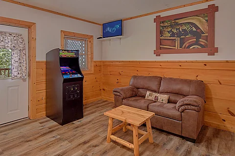 Arcade game room in 1 bedroom cabin rental - Hatcher's Mountain