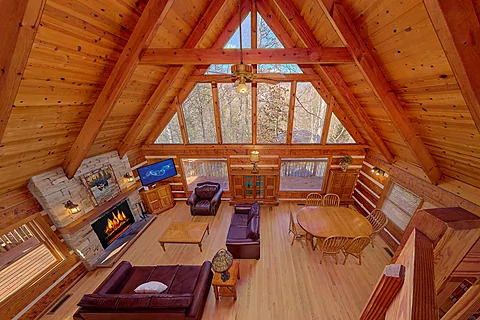 5 Bedroom Cabin with Wood Burning Fireplace. - Hearts Desire