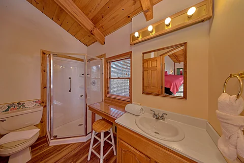 Master Bedroom with Connecting Full Bathroom - Hearts Desire