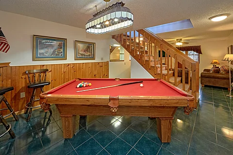 Affordable 5 Bedroom Cabin with Pool Table - Hearts Desire