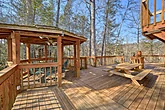 Rustic 5 Bedroom Cabin with Large Outdoor Deck