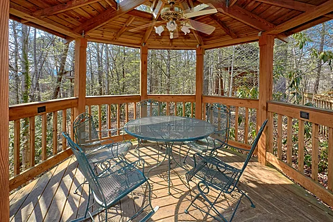Spacious 5 Bedroom Gatlinburg Cabin with Gazebo - Hearts Desire
