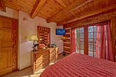 Spacious 5 Bedroom Cabin in Gatlinburg