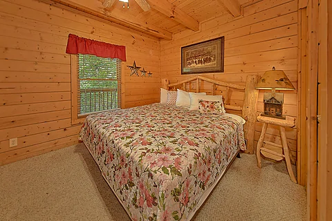 Smoky Mountain Cabin with King Bed - Hemlock Hideaway