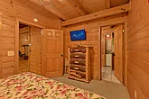 King Bedroom with WiFi and TV Sleeps 7