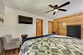 3 Bedroom with Hot Tub Near Dollywood