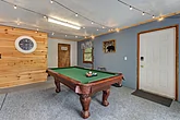 Home Near Dollywood with Pool Table