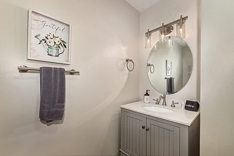 Full Bathroom with Shower - Hilltop Haven