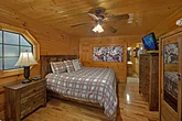 4 Bedroom Cabin with Master Suite and King Bed