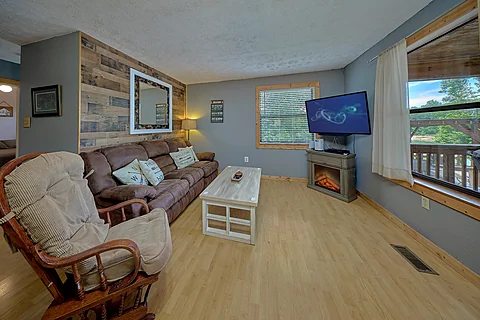 2 Bedroom Cabin on the Lake - Lakefront Serenity
