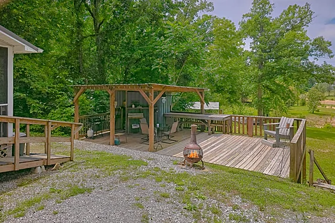 Smoky Mountain Cabin with Fire Pit Sleeps 4 - Lakefront Serenity