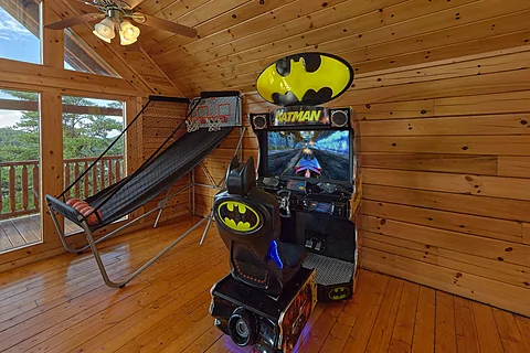 Large Game Room with Arcade Games  6 Bedroom - Lookout Lodge