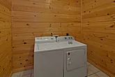 6 Bedroom Sleeps 22 Full Size Washer and Dryer