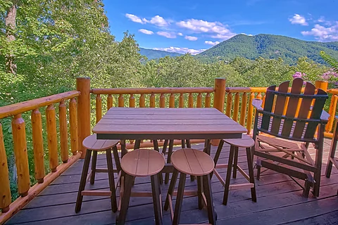 3 Bedroom Cabin with mountain views - Luvin Logs Lodge