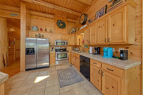 Fully furnished kitchen in 3 bedroom rental  - Luvin Logs Lodge