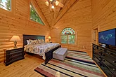3 Bedroom Cabin with king master suite
