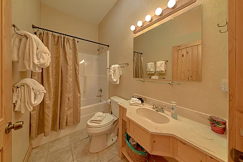 Wears Valley cabin rental with 2 bathrooms - Luvin Logs Lodge