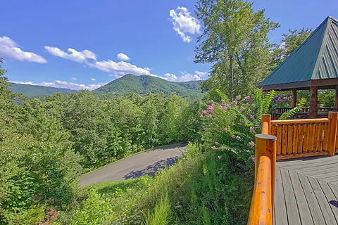 Mountain Views from deck of 3 bedroom cabin - Luvin Logs Lodge