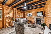 Cozy 2 bedroom cabin with fireplace