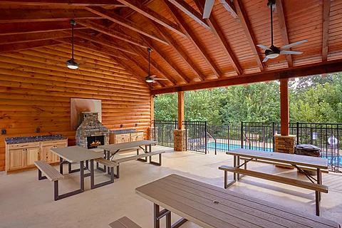 Resort Pavillion - Majestic Splash