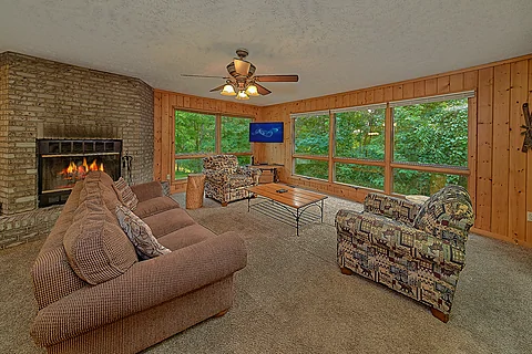 2 Bedroom Cabin with WiFi and Flat Screen TV - Misty Cove