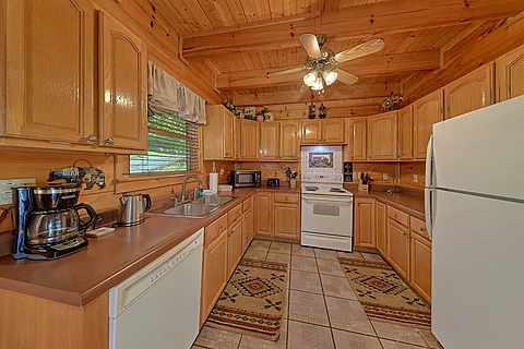 2 bedroom cabin with a fully finished kitchen - Moonlight Magic