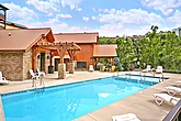 Spacious 1 Bedroom Cabin with Resort Pool Access