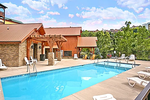 Spacious 1 Bedroom Cabin with Resort Pool Access - Moonlight Memories