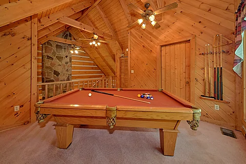 Smoky Mountain Cabin with Pool Table - Moose Tracks