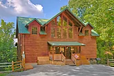 4 bedroom cabin rental with flat parking