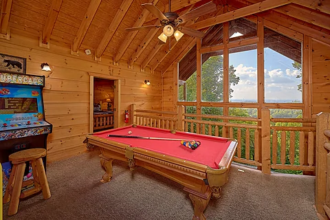 Pool table and arcade games in 4 bedroom cabin - Mountain Bearadise