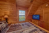 Sky Harbor cabin with 4 bedrooms and hot tub