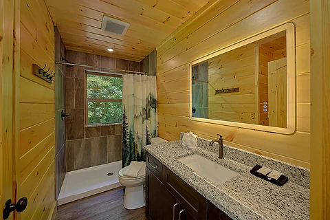 Gatlinburg cabin rental with 3 Master Bathrooms - Mountain Harmony