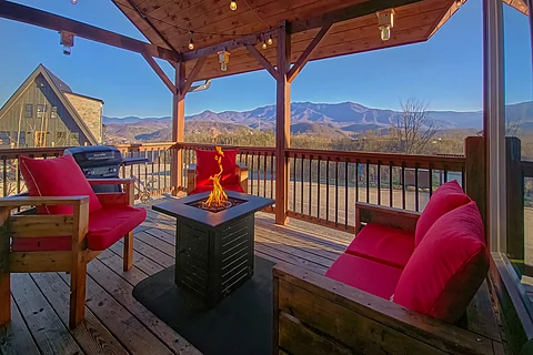 Luxury 3 Bedroom Cabin with Mountain View  - Mountain Majesty