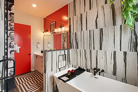 Luxury rental with 3 Master baths in Nashville - Nashville Neon Nights
