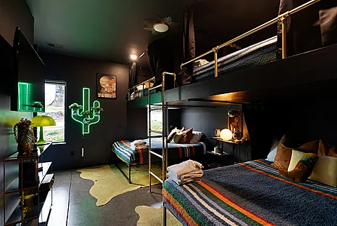 Downtown Nashville rental with 4 full beds - Nashville Neon Nights