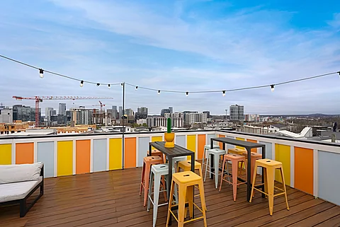 Vacation rental with rooftop view of Nashville - Nashville Neon Nights