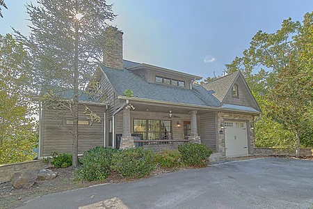 Mountain Fever: 4 Bedroom Pigeon Forge Cabin Rental