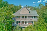 4 Bedroom Cabin with Mountain View