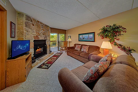 2 Bedroom Gatlinburg Condo with Mountain View - Our Mountain Home