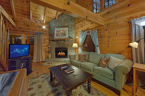 Cozy 1 Bedroom Honeymoon Cabin Sleeps 2 - Restin Easy