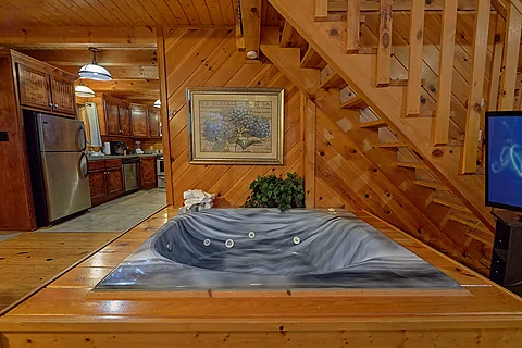 Honeymoon Cabin with Jacuzzi Tub - Restin Easy