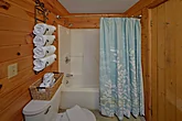 1 Bedroom 1.5 Bath Cabin Sleeps 2