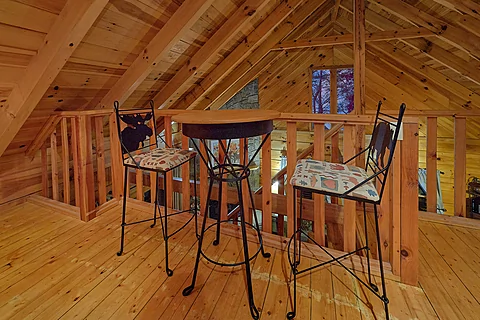 Open Loft with Pool Table 1 Bedroom Cabin - Restin Easy