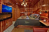 Cabin on the River with private Master Suite