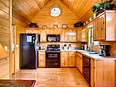 2 bedroom cabin  with a fully stocked kitchen